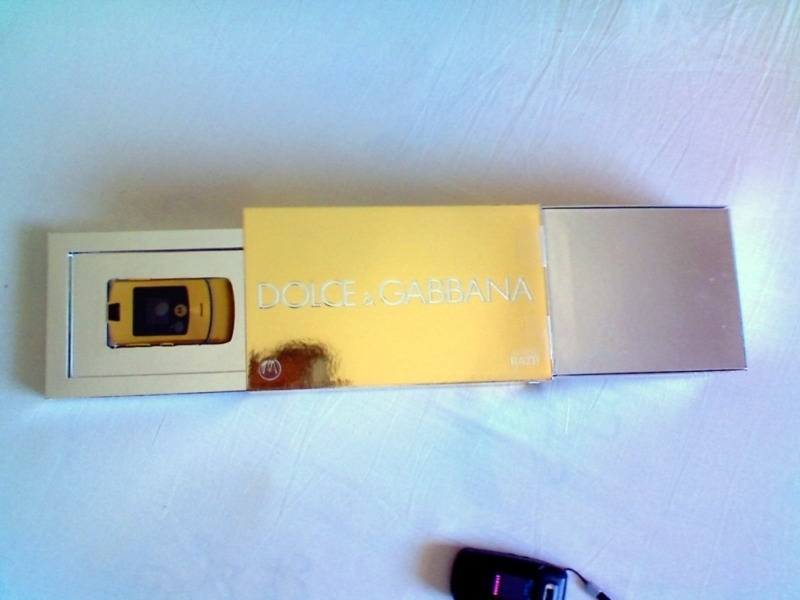 Motorola Liquid Gold RAZR V3i Dolce & Gabbana